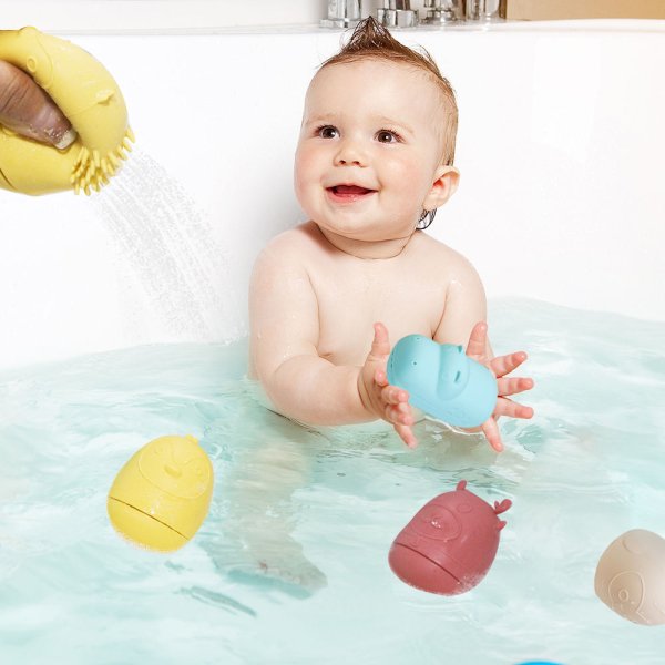  Silicone Cute Child Kids Baby Spray Water Game     random graphic